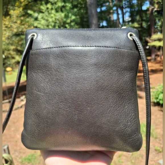 Vintage Hobo International Black Smooth Leather Small Crossbody Travel  Bag - Picture 4 of 11